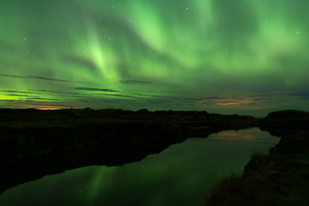 Noorderlicht - Northern Lights - Nordlicht - Aurora borealis  - weerspiegeld