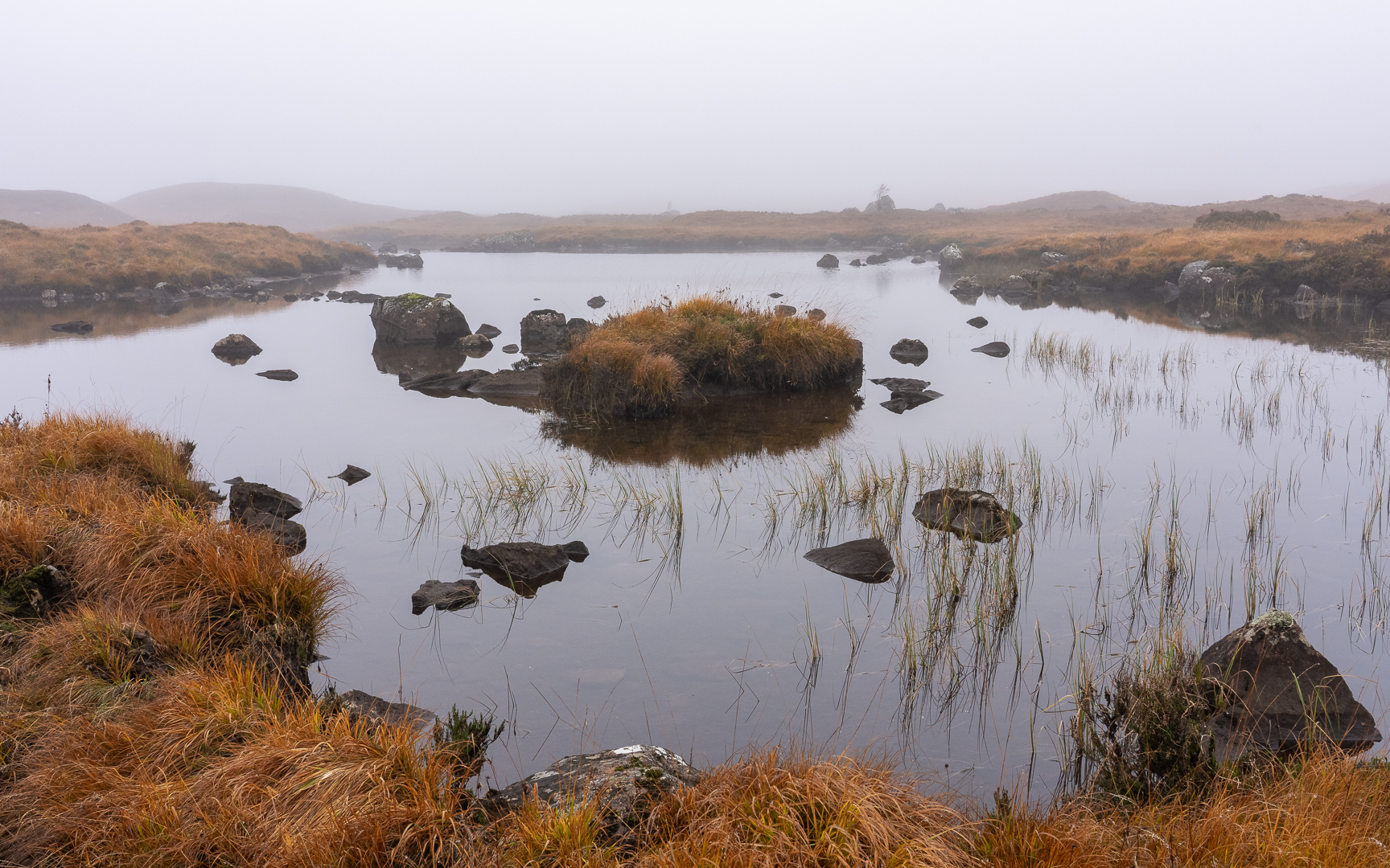 Loch Ba - Mist - Schotland - Deel de Natuur - Loes Belovics
